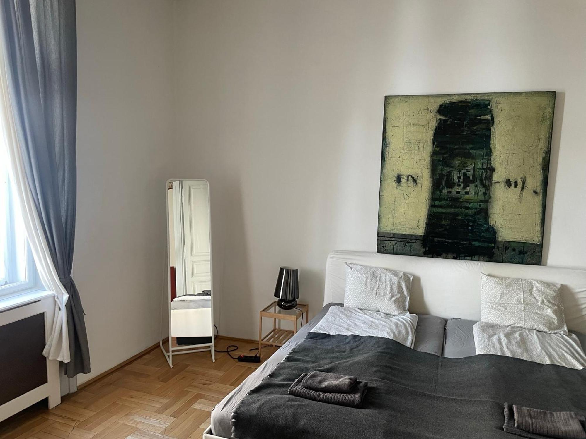 Beautiful 3 Bedroom Apartment In 7Th District — Fotók 1